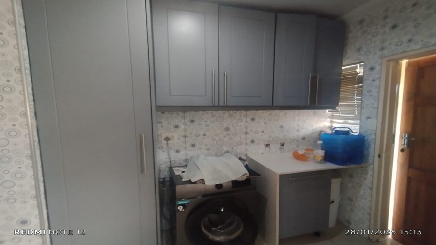 5 Bedroom Property for Sale in Sasolburg Free State